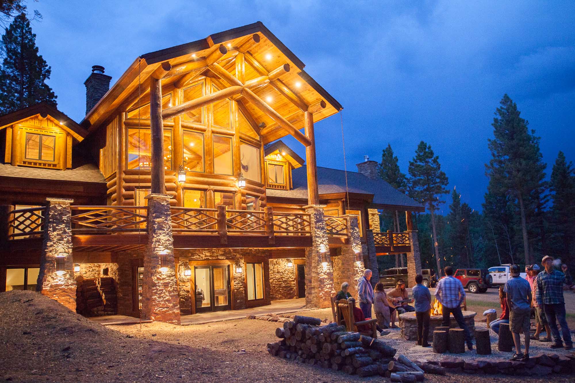 luxury log home in New Mexico